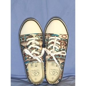 EVERGLADES AZTEC PRINT Lace up women's shoes 7 NWOT